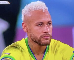 Neymar Blonde Feathers